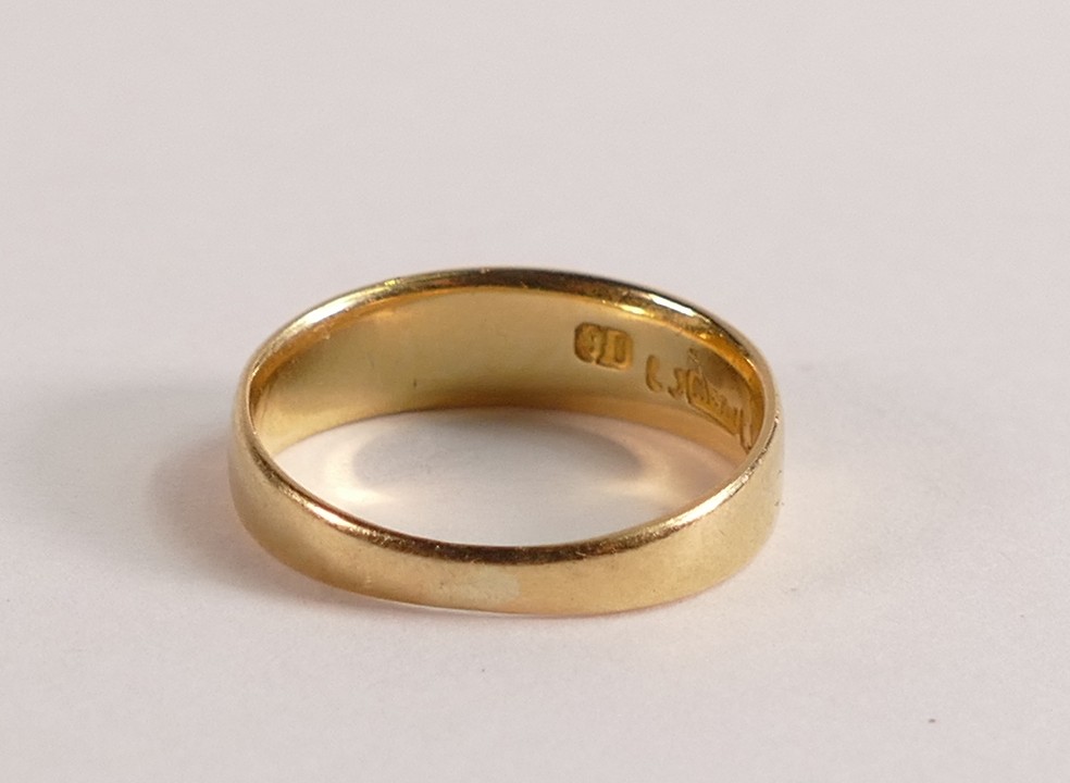 Hallmarked 18ct yellow Gold "REGARD" ring, size N, weight 3.3g. - Image 2 of 3