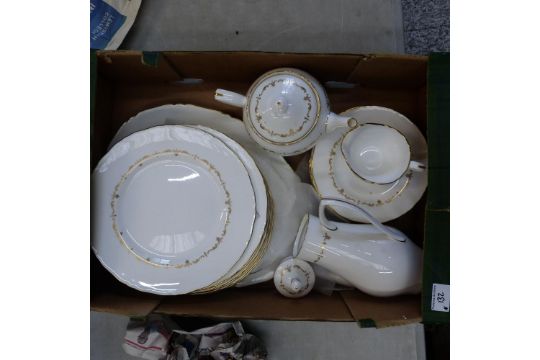 Royal Worcester Gold Chantilly Dinner Plates, Teapot, Coffee pot and others - 1 tray