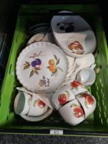 A tray of Royal Worcester Evesham dinnerware