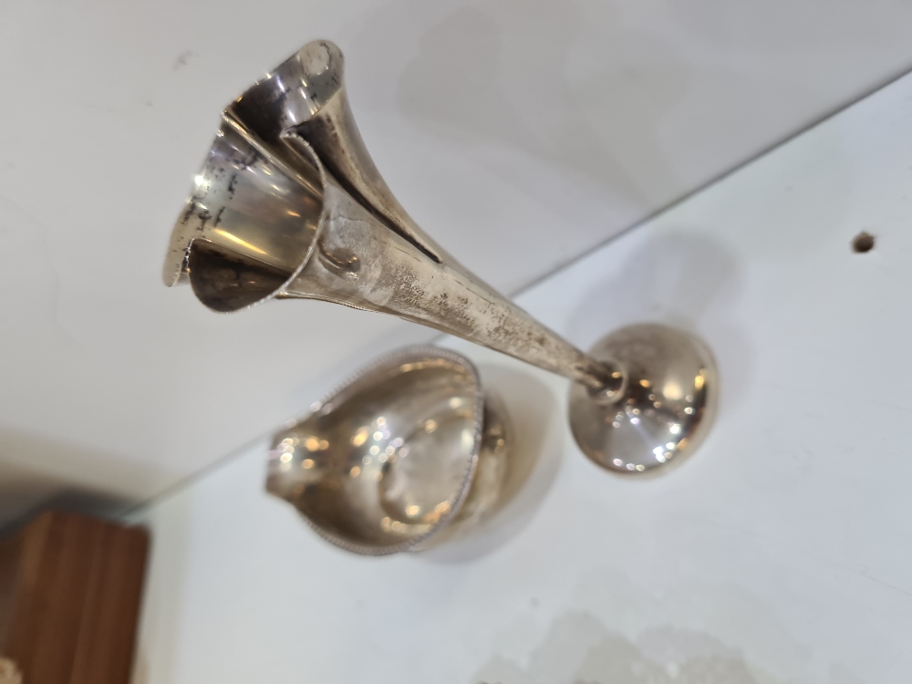 A Thomas Morley silver toddy ladle bowl AF, with a small silver tray and pierced silver dish, a smal - Image 5 of 10