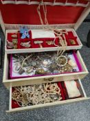 Jewellery box containing brooches necklaces, beads, gold cameo pendant, thimbles, etc