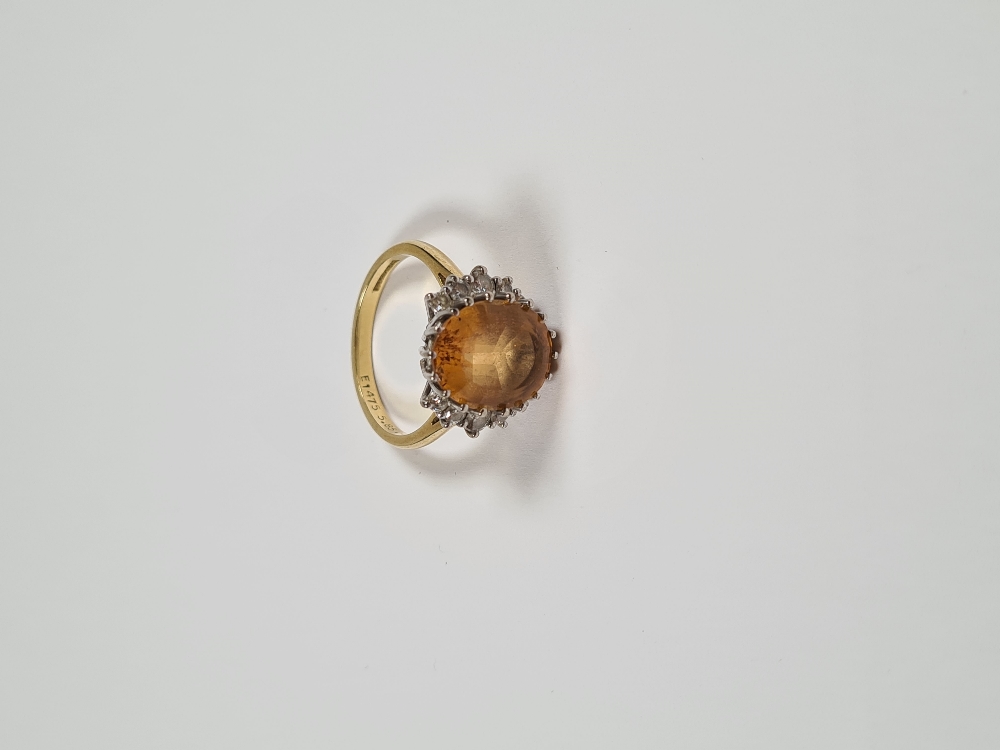 18ct yellow gold dress ring, with large oval central citrine, each side flanked 5 graduating brillia - Image 8 of 8