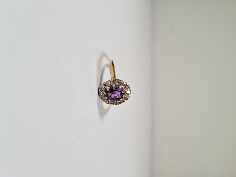 18ct and Platinum Cluster ring, with central oval mixed cut amethyst, surrounded small diamond chips - Image 2 of 6