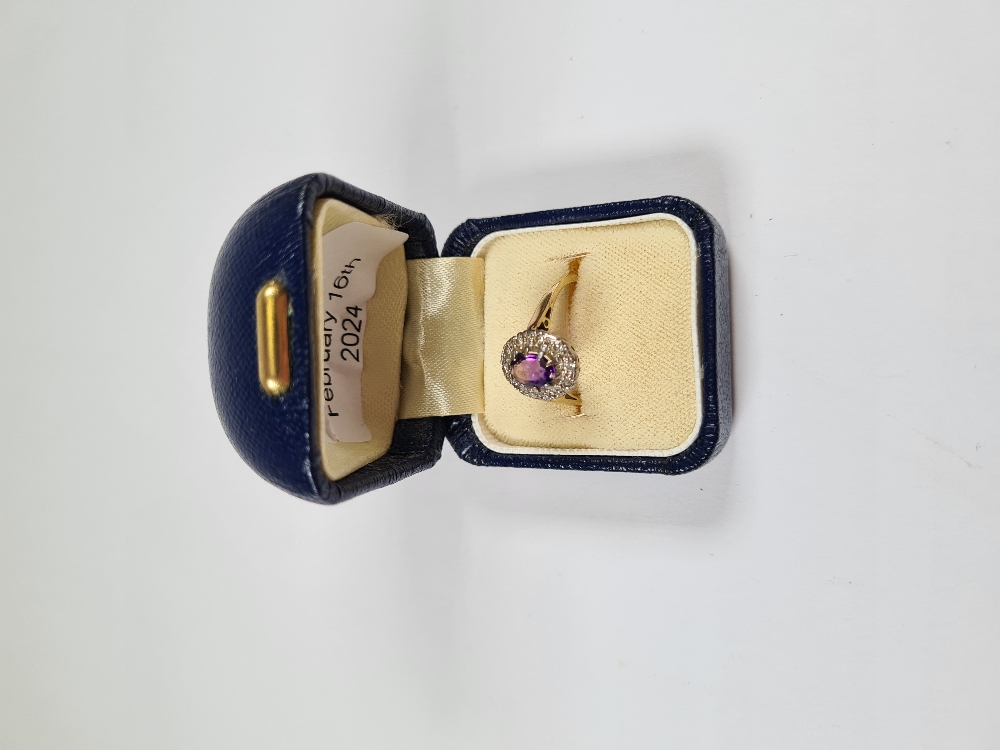 18ct and Platinum Cluster ring, with central oval mixed cut amethyst, surrounded small diamond chips - Image 4 of 6