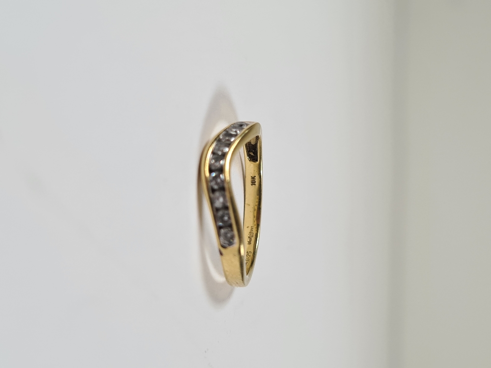 18ct yellow gold band ring set 9 small brilliant round cut diamonds in curved mount, approx 0.25 car - Image 5 of 8