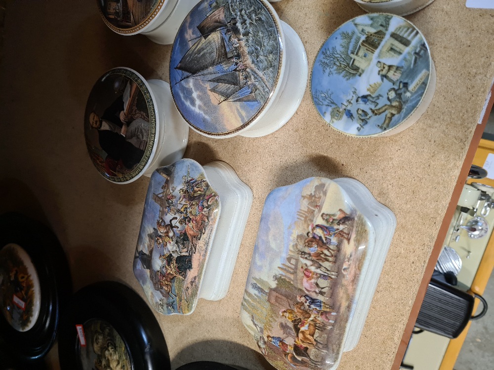 14 Prattware pot lids and bases to include 2 oblong shaped examples - Image 2 of 5