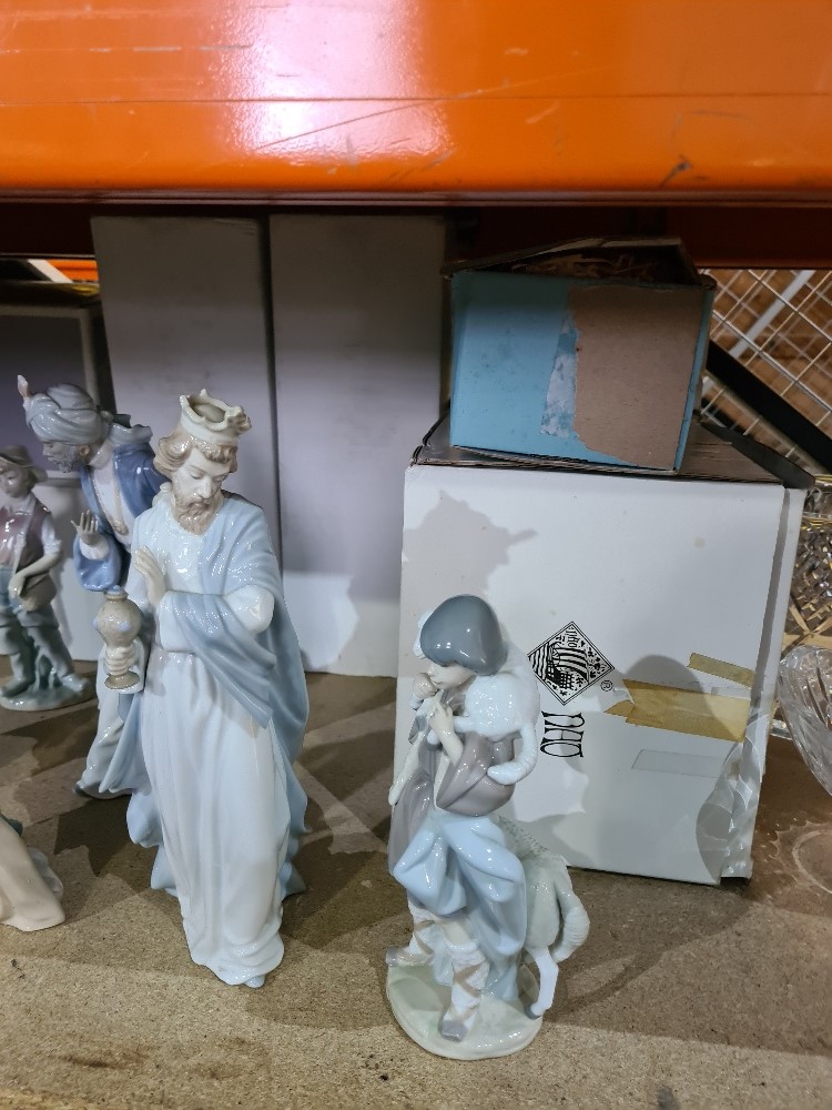 A quantity of Lladro and Nao figures, the Nao examples being religious gentlemen - Image 2 of 5