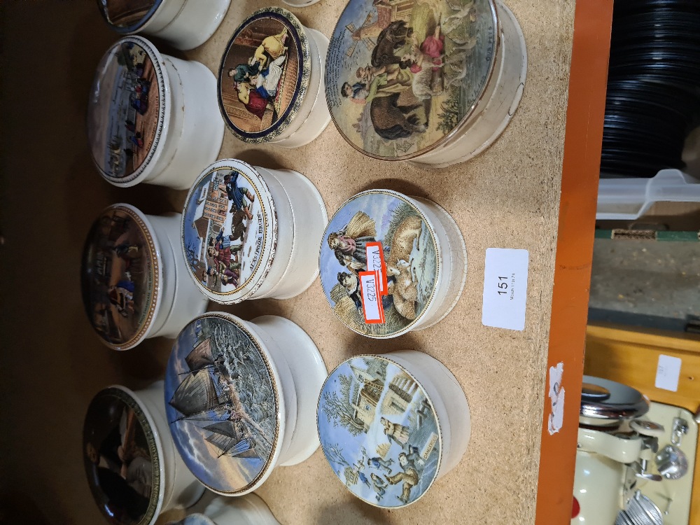 14 Prattware pot lids and bases to include 2 oblong shaped examples - Image 5 of 5
