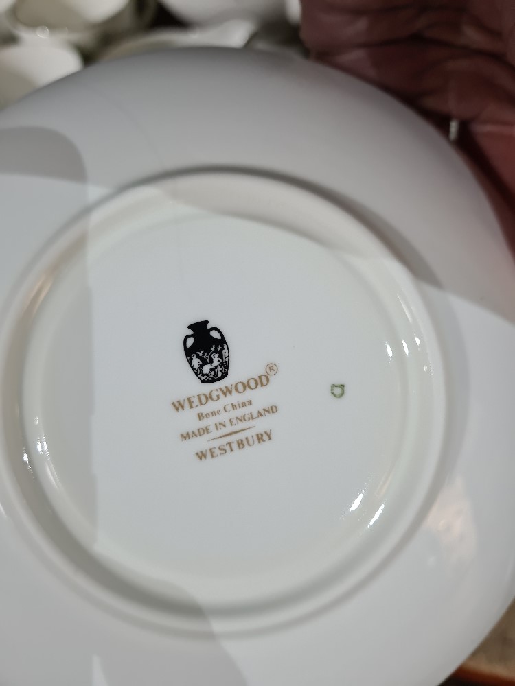 A quantity of Royal Doulton Sonnet teaware and a small quantity of Wedgewood Westbury teaware - Image 4 of 4