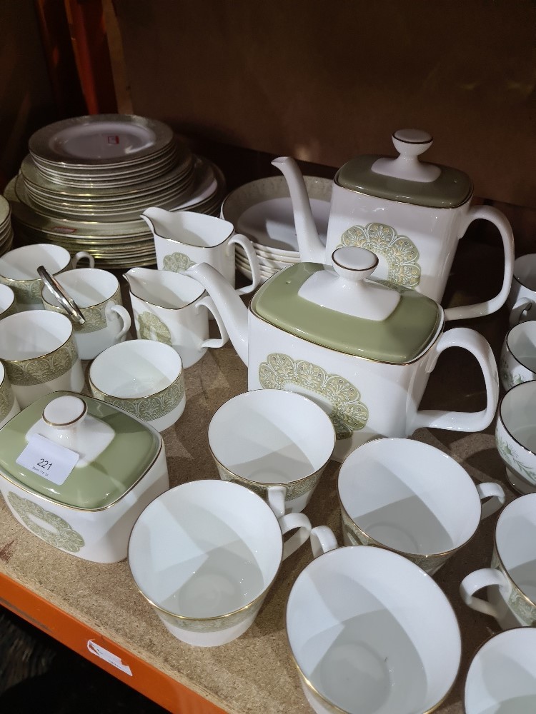 A quantity of Royal Doulton Sonnet teaware and a small quantity of Wedgewood Westbury teaware - Image 3 of 4