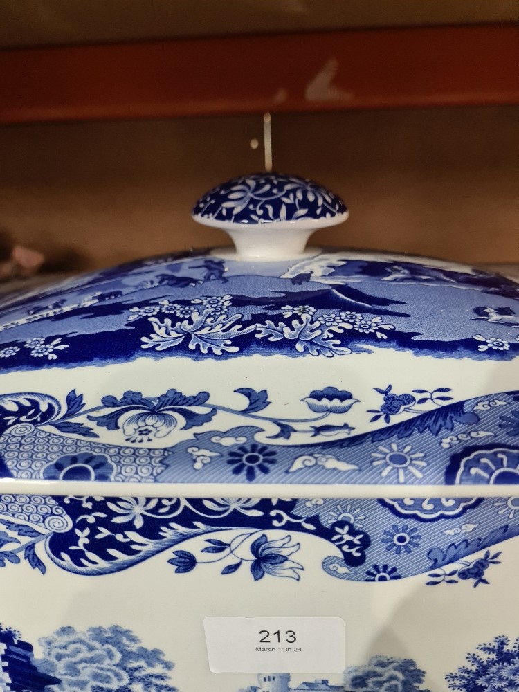 A modern Copeland Spode blue and white bread bin, 41cm - Image 4 of 4