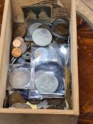 A tray of mixed GB and World coinage to include a 1921 Dollar and Commemorative crowns
