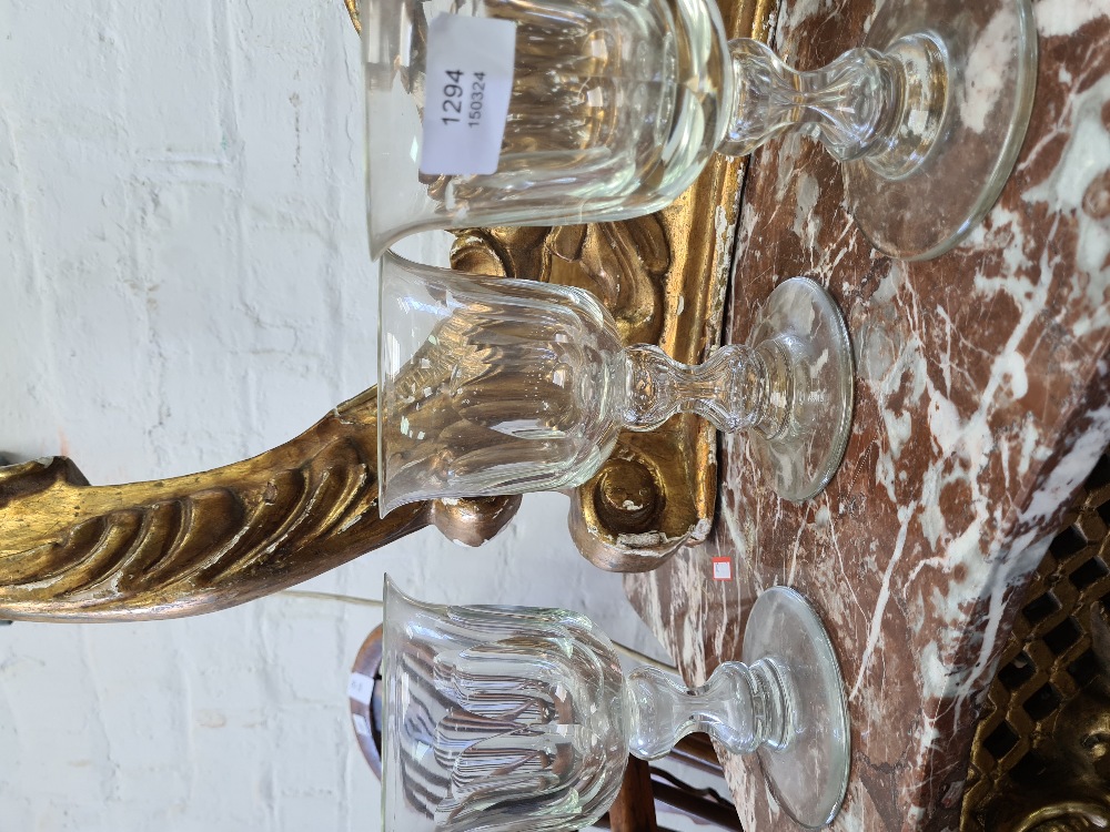 A selection of 5 drinking glasses, goblet in style, with one smaller, similar glass - Image 3 of 6