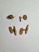 2 Pairs of 9ct yellow gold cufflinks, all marked 375, 5.4g