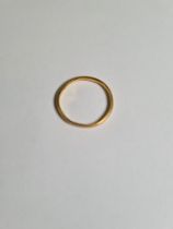 22ct yellow gold wedding band, marmed 22, hallmarks worn, size O, 1.68g