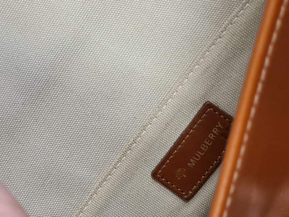 A modern tan leather satchel with shoulder strap, having internal Mulberry label - Image 3 of 4