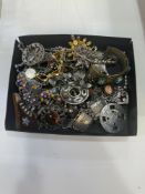 Tray of mixed costume jewellery to incl. brooches, bangles, etc