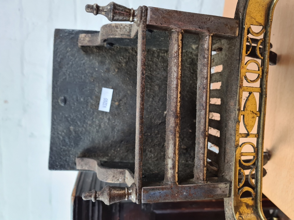 An iron and brass model fireplace and trivet - Image 2 of 6