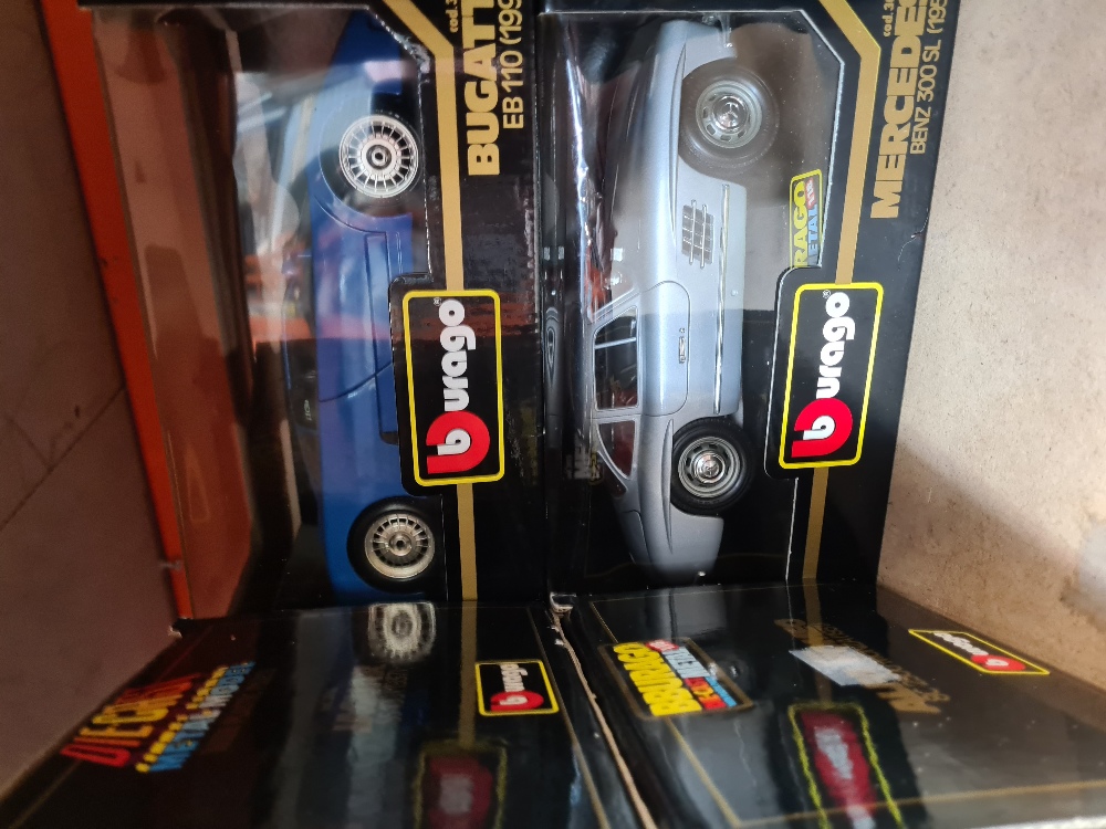 B-Burago, Maisto and similar, 6 x 1:18 scale cars to include Jaguar and Mercedes, all boxed in good - Image 4 of 4