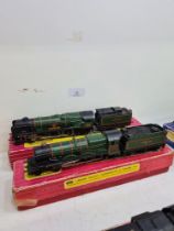 Hornby Dublo 2221 Cardiff Castle locomotive and tender and 2235 West Country locomotive Barnstable b
