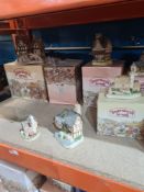 A quantity of David Winter Cottages, mainly boxed