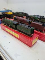 Hornby Dublo (2 Rail) 2211 locomotive and tender E.R. "Golden Fleece" and 2226 locomotive and tender