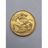 22ct yellow gold full sovereign, dated 1893, Victoria veiled head, and George and The Dragon.
