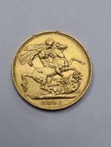 22ct yellow gold full sovereign, dated 1893, Victoria veiled head, and George and The Dragon.