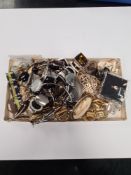 Tray of modern and vintage costume jewellery including brooches, bracelets, etc