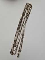 9ct yellow gold fancy link long single clasped chain looping itself 77cm, both isdes, marked 9c, app