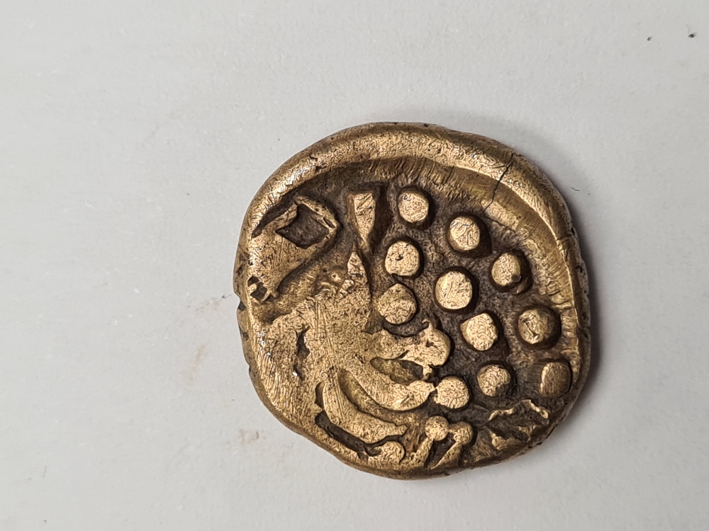 A rare gold Stater, believed to be 50BC, just over 6g - Image 2 of 2