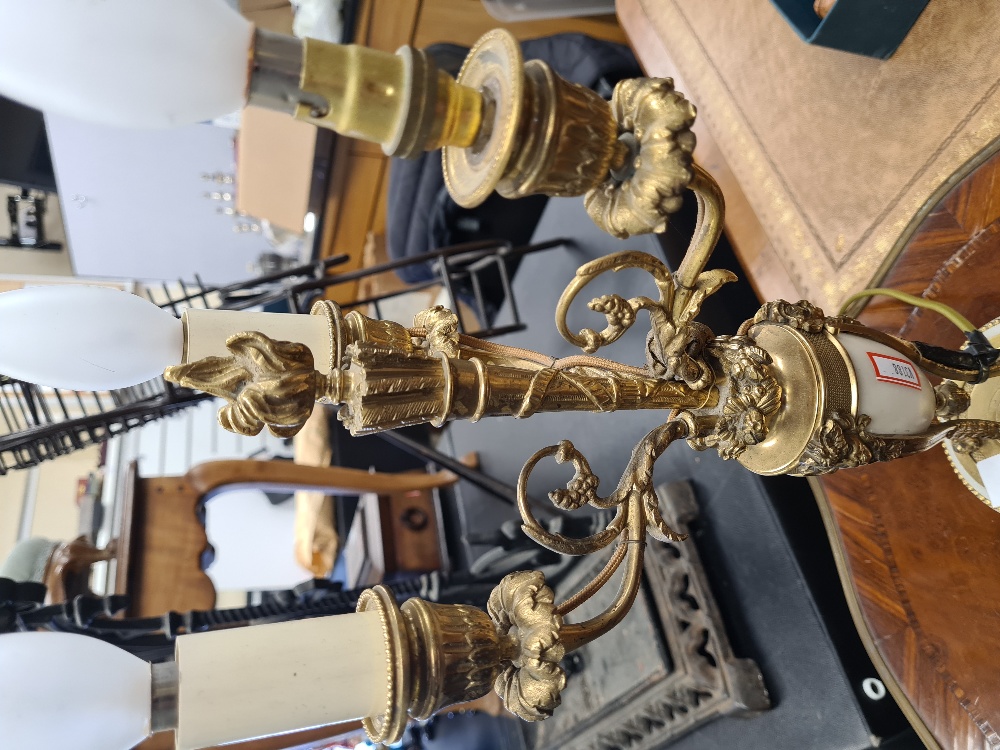 A pair of early 20th Century, French gilt metal and alabaster lamps each having 3 sconces, 40cm - Image 8 of 8