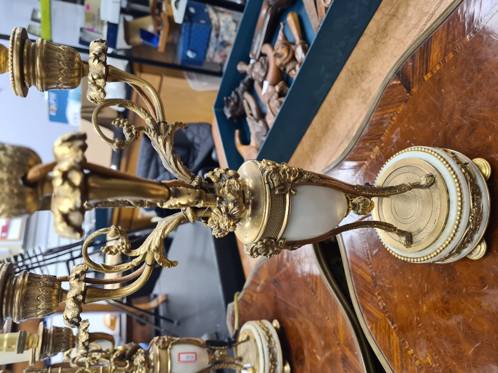 A pair of early 20th Century, French gilt metal and alabaster lamps each having 3 sconces, 40cm - Image 5 of 8