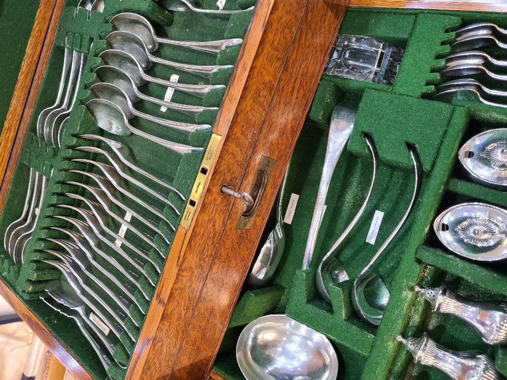 Two drawer oak cutlery cabinet, with raised lid and wing foot, fitted for 81 pieces silver flatware, - Image 10 of 16