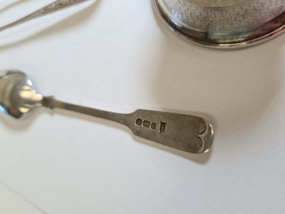 A mixed Lot of silver to include a set of six silver teaspoons, a set of five with pierced decorativ - Image 11 of 14