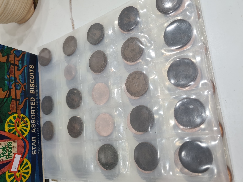 A tub of mixed coinage including 70s and 80s proof sets - Image 3 of 5