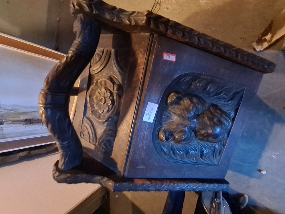 An early 20th Century carved oak coal scuttle the lid decorated lion mask - Image 5 of 6