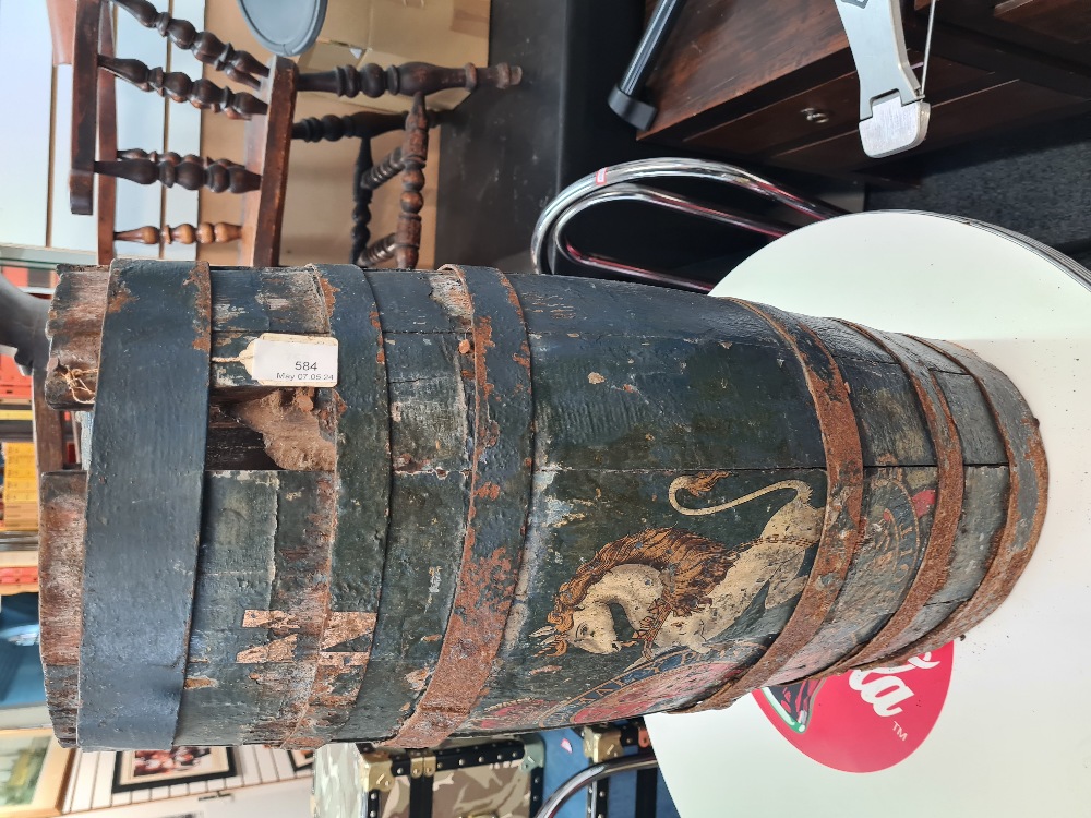 An antique Royal Navy Grog barrel, possibly 18th Century with wonderful coat of arms in original pai - Image 6 of 9