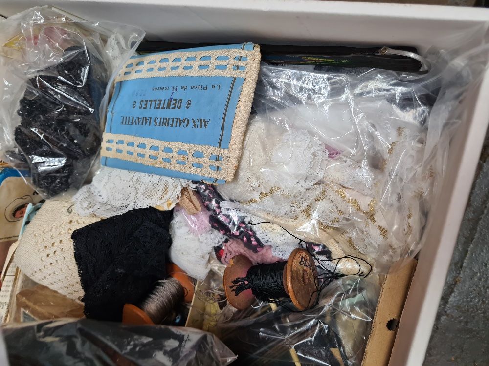 A box of needlework and sewing related items including patterns - Image 2 of 2
