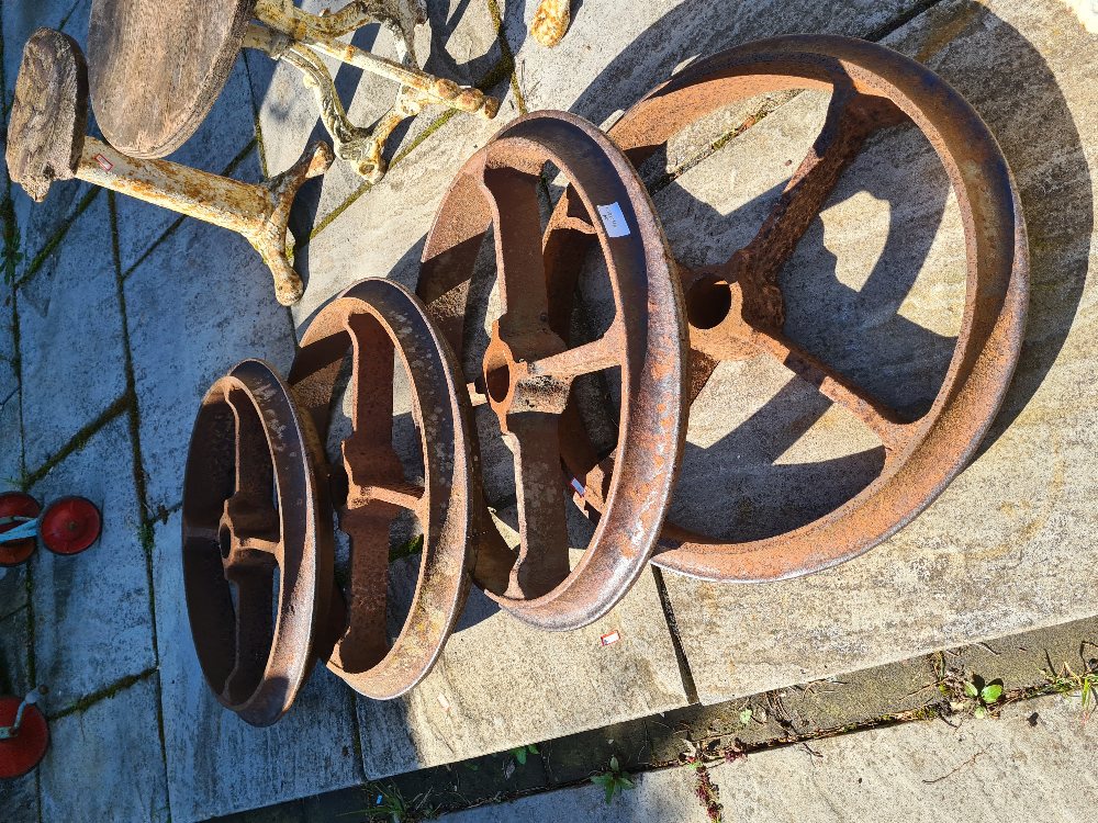 Four cast iron wheels - Image 4 of 5