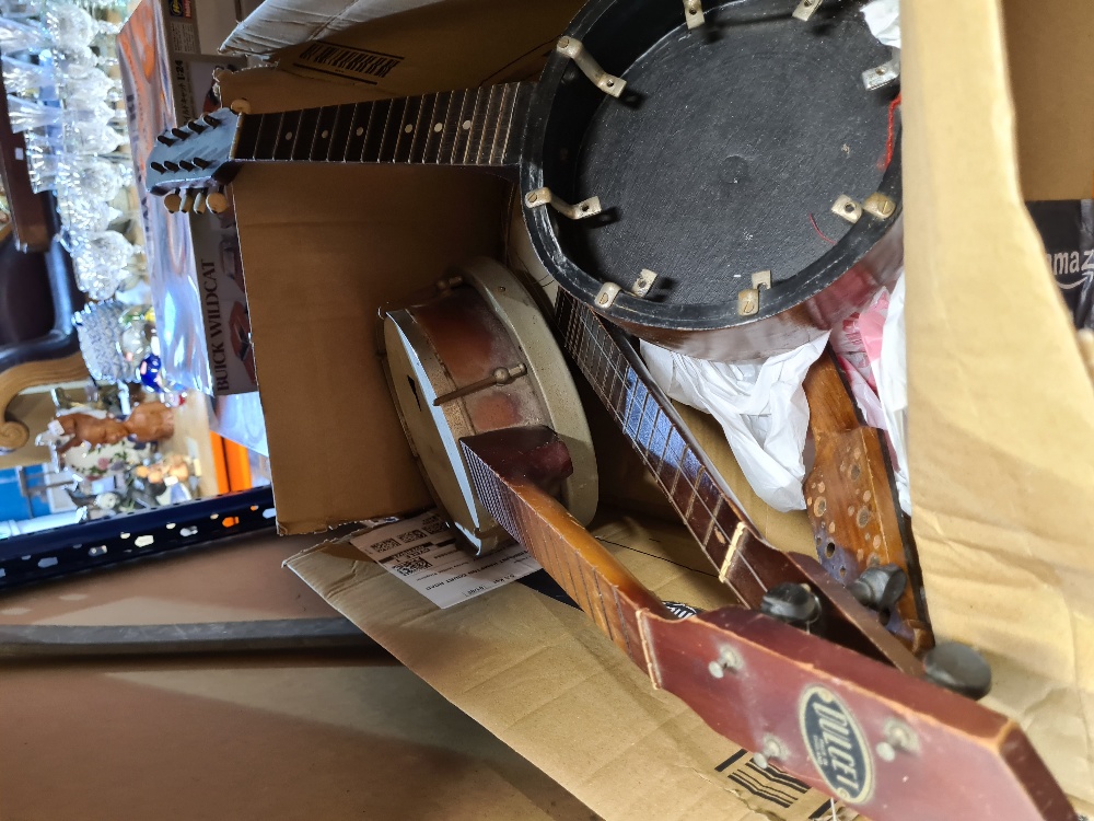 Five Ukelele banjo's and  2 others in cases - Image 2 of 7