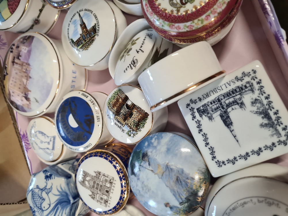 A selection of pill boxes, of various manufacturers and designs, etc - Image 2 of 3