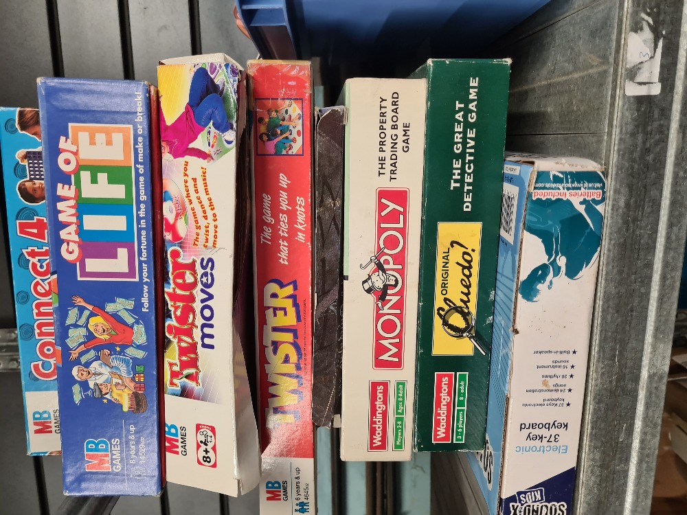 A selection of vintage toys and board games including Little Tikes, etc - Image 2 of 4