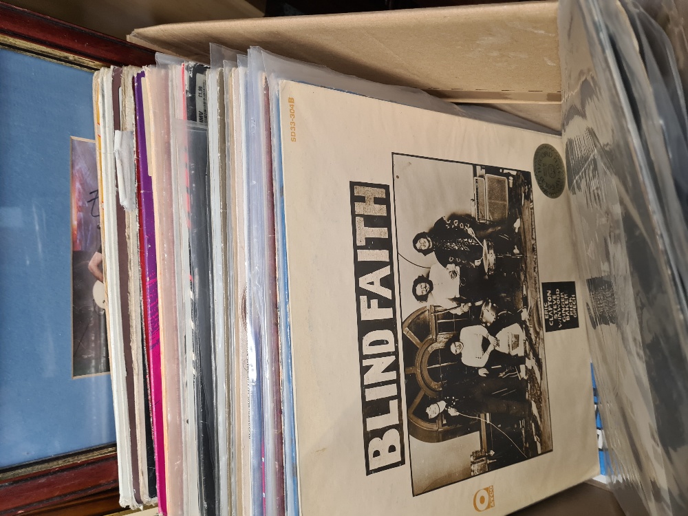 A quantity of vinyl LP records and 7" singles to include picture discs, The Beatles and a signed pho - Image 8 of 9