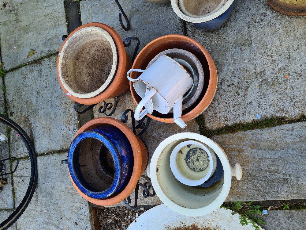 A quantity of glazed garden pots and sundry - Image 4 of 4