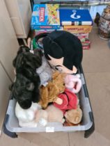 A quantity of children's toys, cuddly animals and similar