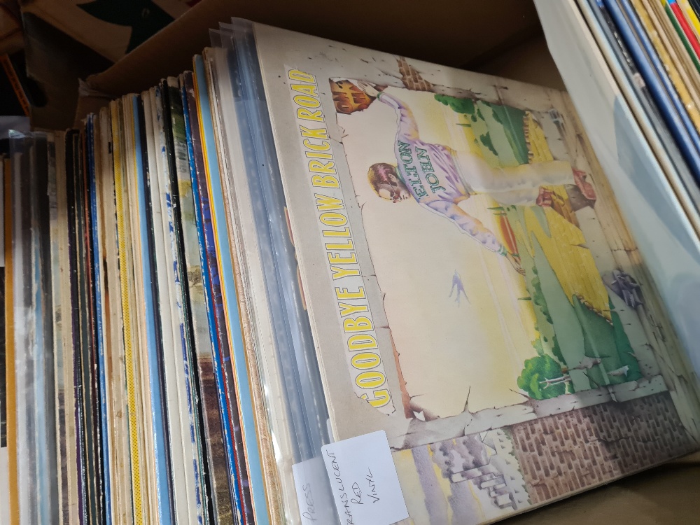A box of Rock and Pop vinyl LPs from the 1970s and 80s including Queen, The Beatles and Pink Floyd - Image 8 of 11