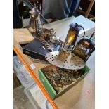 A selection of various brass and metal ware including Miner's lamp, and horse brasses