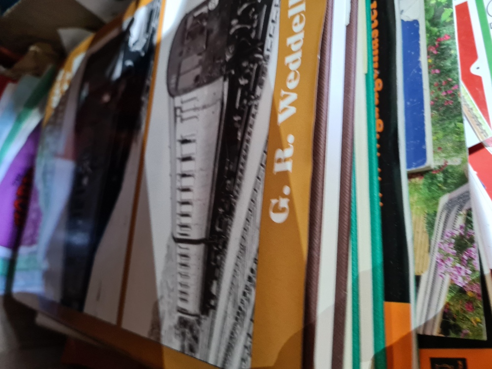A quantity of railway related books, magazines and ephemera and miscellaneous ephemera - Image 8 of 13