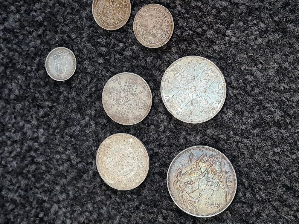 A tin of mixed coinage, bank notes, etc - Image 6 of 6